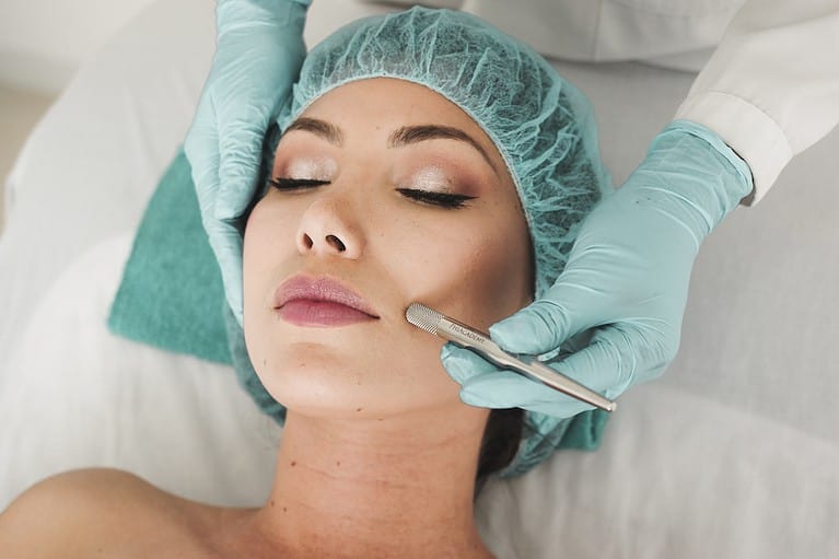 Skin Care 101: What Is Microcurrent Skin Therapy?